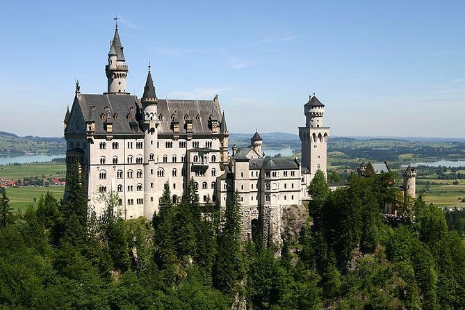 Skip-The-Line: Neuschwanstein Castle Tour From Hohenschwangau - Meeting and Logistics