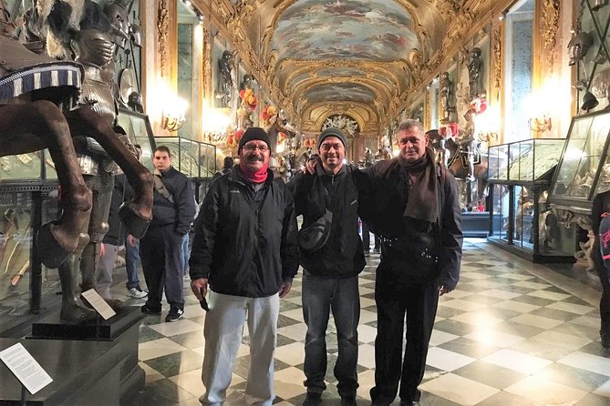 Skip the Line Turin Royal Palace Tour With Holy Shroud Chapel, Armoury & Gardens - Meeting and Pickup Details