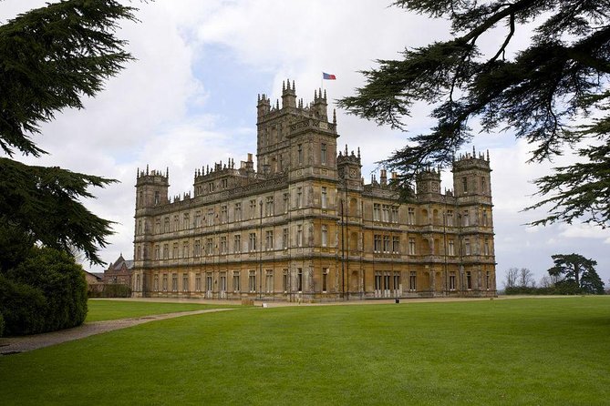 Small-Group Downton Abbey and Highclere Castle Tour From London - Tour Itinerary and Locations Visited