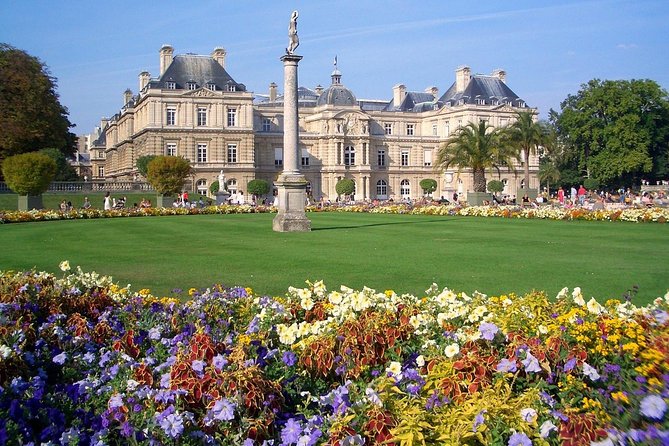 Small-Group Luxembourg Gardens Walking Tour in Paris - Fountain Photo Ops