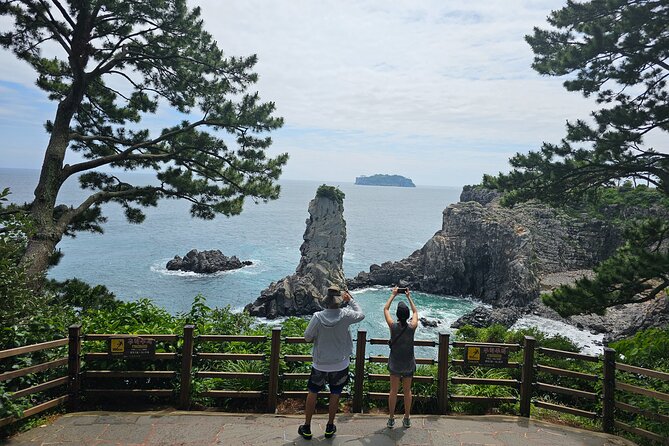 Small Group Private Day Tour - South of Jeju Island - Group Size