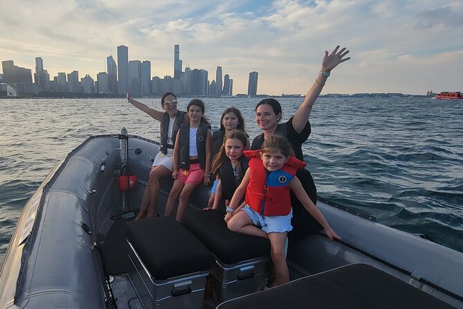 Small-Group Sightseeing Boat Tour in Chicago - Vantage Points and Sights