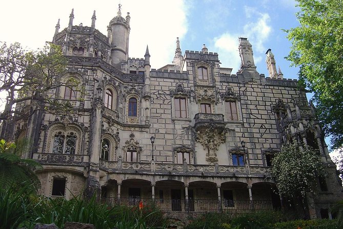 Small Group Tour to Sintra, Pena Palace, Pass by Regaleira, Cabo Roca, Cascais - Traveler Tips and Requirements