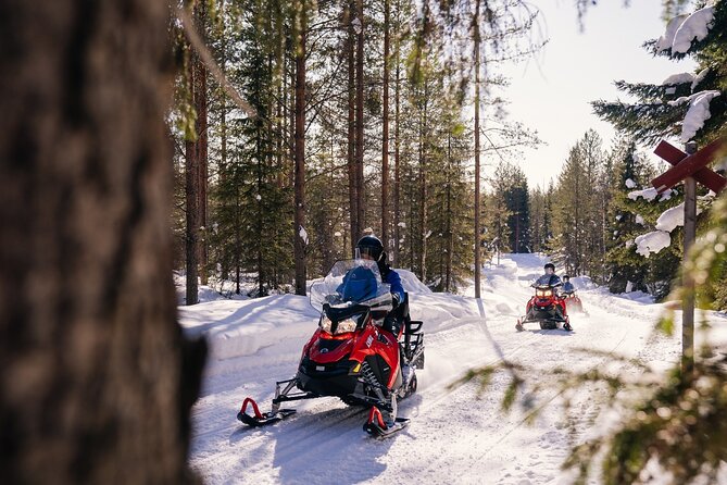 Snowmobiling and Ice Fishing in Apukka Resort, Rovaniemi - Ice Fishing Adventure