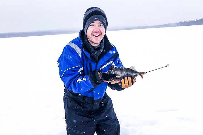 Snowshoe Trip for Ice Fishing in Inari-Saariselkä - Ice Fishing Experience