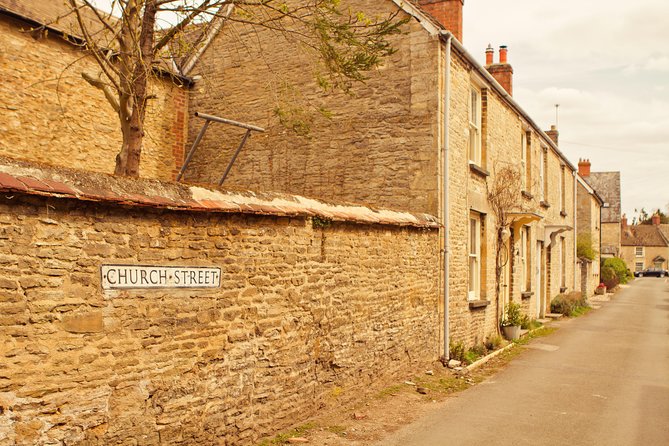 Southampton to London via Cotswold Villages, Downton Abbey Locations & Pub Lunch - Inclusions and Services Provided