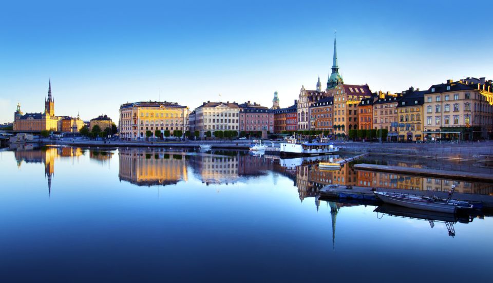 Stockholm: Old Town 2 Hour Guided Walking Tour, Historical - Live Guide and Group Size