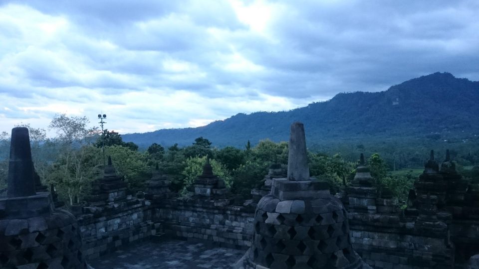 Sunrise Setumbu Hill, Borobudur & Merapi Jeep Lava Tour - Tour Highlights