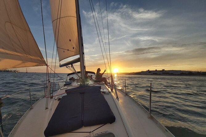 Sunset or Afternoon Boat Tour -Sailing by the Monuments With Wine - Inclusions and Exclusions