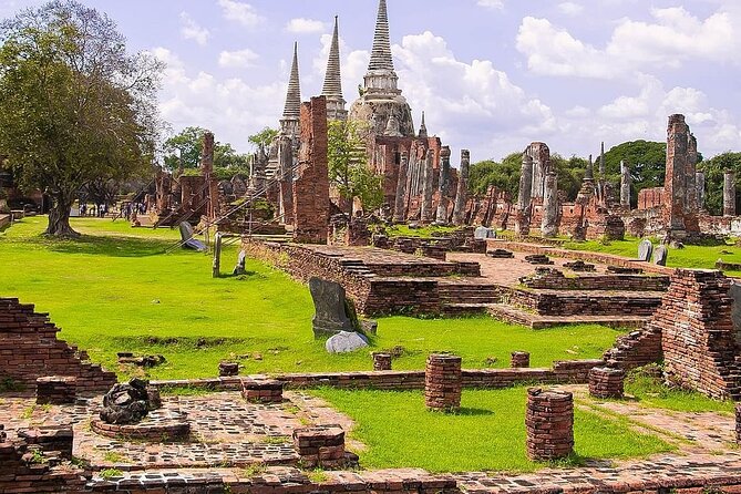 Sunset Selfie Boat Ride at Ayutthaya With a World Heritage Reside - Safety Guidelines