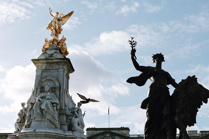 The Changing of the Guard - Exclusive Guided Walking Tour - Tour Highlights