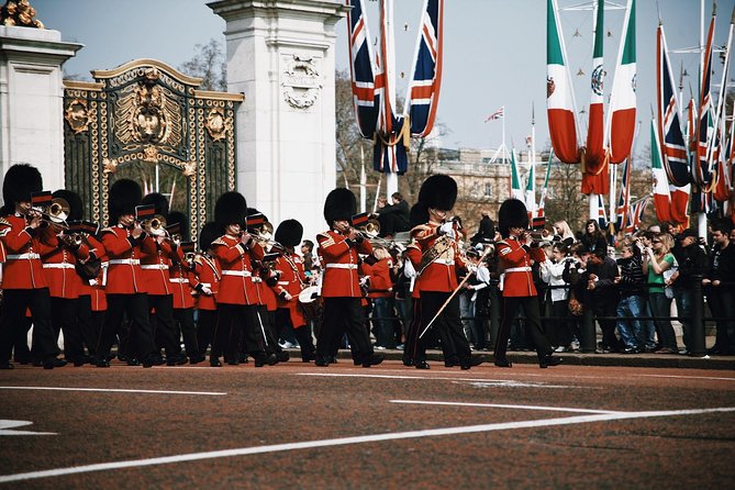 The Changing of the Guard Guided Walking Tour - Semi-Private 8ppl Max - Inclusions