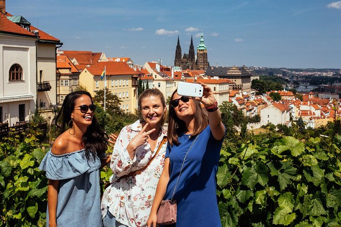 The History of Prague: Prague Castle & Castle District Private Tour - Prague Castle Overview