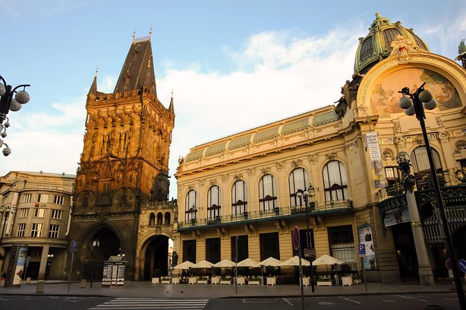 The Old Town: SELF-GUIDED WALKING TOUR (Prague) - Meeting Point and Logistics