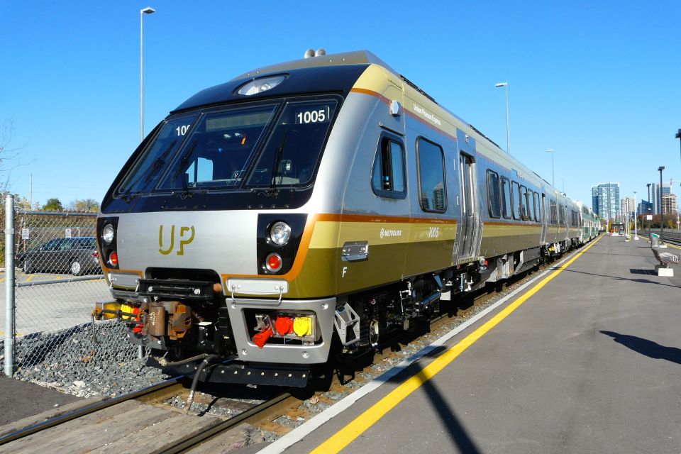 Toronto: Express Train Transfer To/From Pearson Airport - Onboard Experience