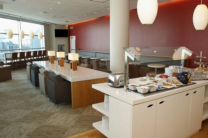 Toronto Pearson International Airport Plaza Premium Lounges - Experience Details