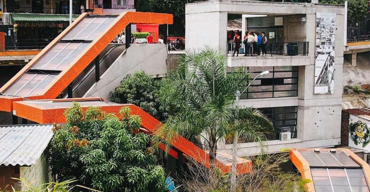 Tour Medellín: Commune 13 and Metro Cable - Pickup Information