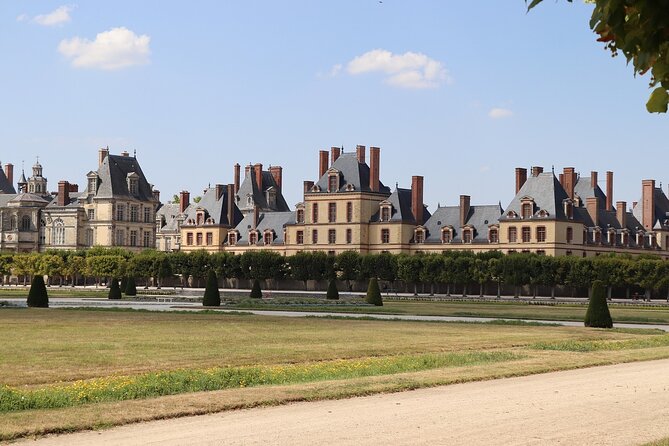 Tour of Chateaux of Fontainebleau and Vaux Le Vicomte From Paris - Insight Into Vaux Le Vicomte