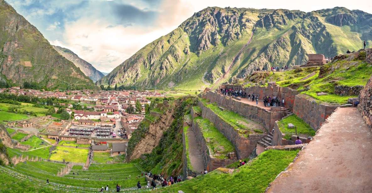 Tour to the Sacred Valley Machu Picchu in 2 Days 1 Night - Itinerary and Experience Highlights
