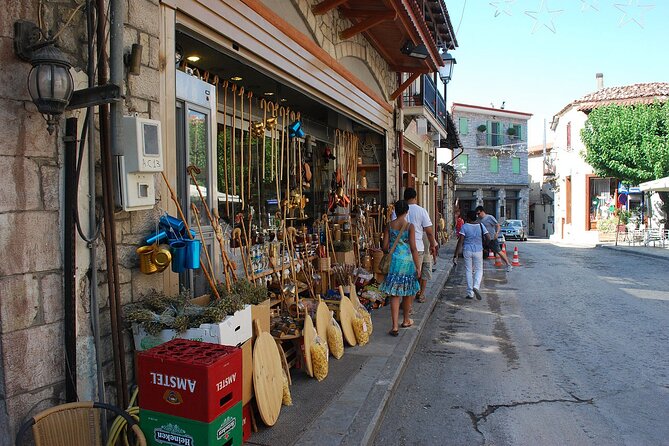 Touring & Historical Experience to Arachova & Delphi - Arachova: The Charming Mountain Town