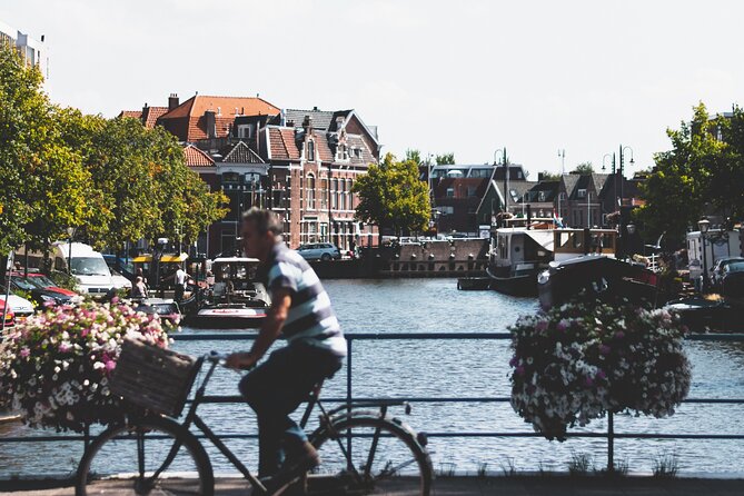 Touristic Highlights of Leiden on a Half Day (4 Hours) Private Tour - Stroll Through Charming Canals