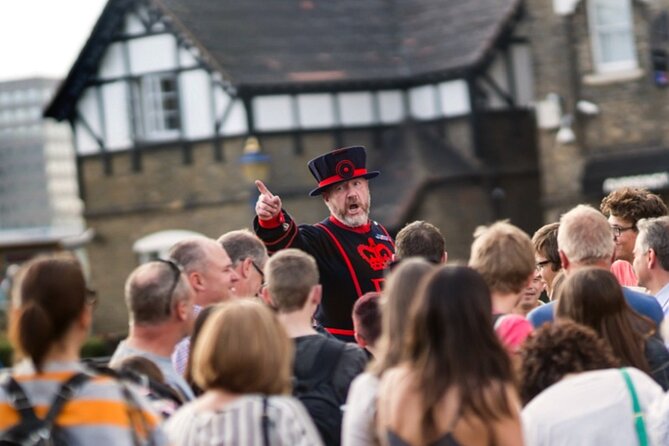 Tower of London: Early Entry & Guided Tour With the Beefeaters - Tour Highlights