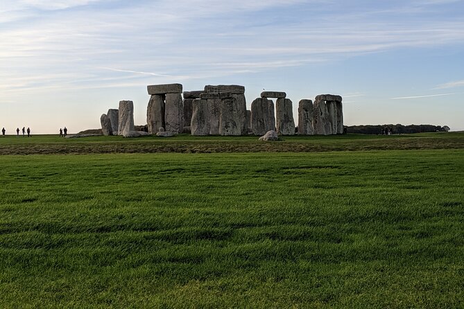 Transfer From Southampton to London With Stop at Stonehenge Tickets Included - Operator Information and Logistics