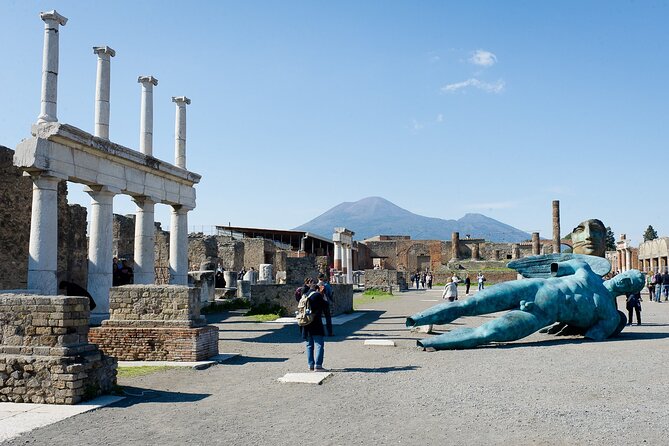 Transfers From Sorrento to Naples Plus 2 Hours Pompeii Excavations or Vice Versa - Itinerary Overview