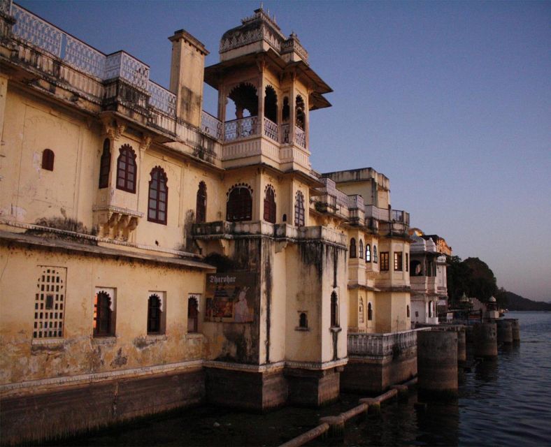 Udaipur: Evening Boat Ride With Puppet Show and Dinner - Boat Ride on Lake Pichola