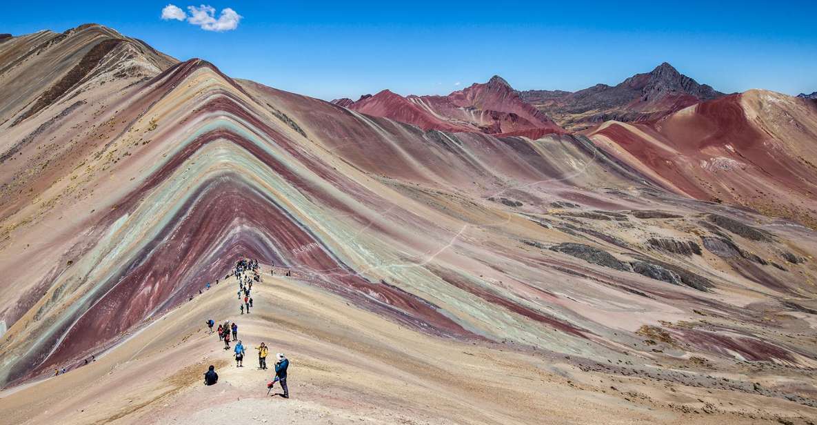 Vinicunca Rainbow Mountain - Activities