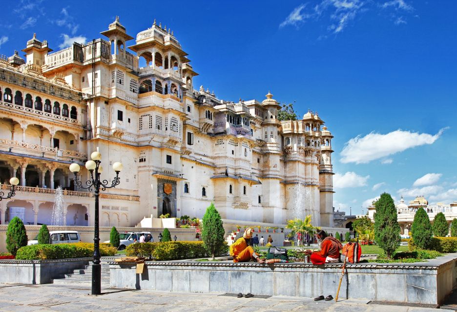Visit Udaipur in a Private Car With Guide Service - Experience and Exploration