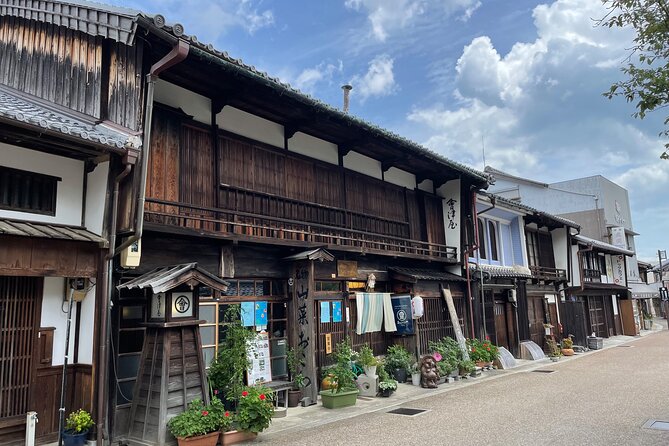 Walk on the Old Tokaido Road and Experience Aizome/Indigo Dyeing - Exploring Traditional Aizome Dyeing Techniques