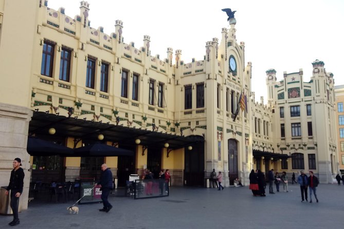 Walking in Valencia - Exploring Valencias Old Town