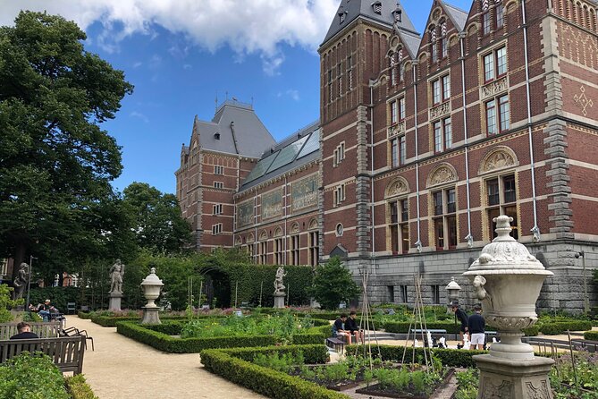 Walking Tour Amsterdam Museum Quarter With a Comedian as Guide