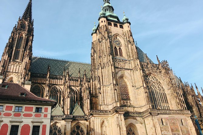 Walking Tour Through the Prague Castle Including Interiors - Exploring the Castle Interiors
