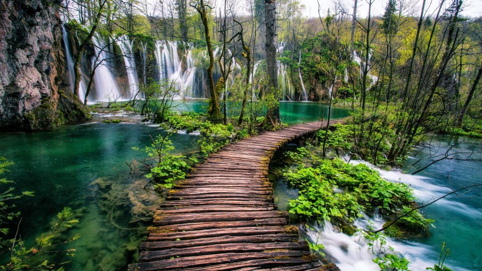 Zadar: Plitvice Lakes Guided Day Tour With Tickets - Highlights