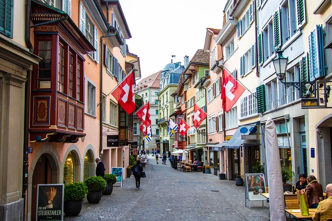 Zurich Best Intro Tour With Boat and Funicular Ride With a Local - Duration and Overview Highlights