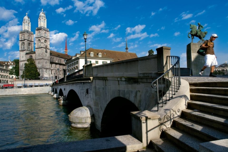 Zurich: City Top Attractions Tour by Bus With Audio Guide - Experience Highlights