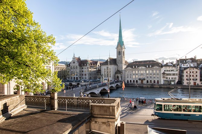 Zurich Highlights Small-Group Photo Tour With a Local - Tour Experience Overview