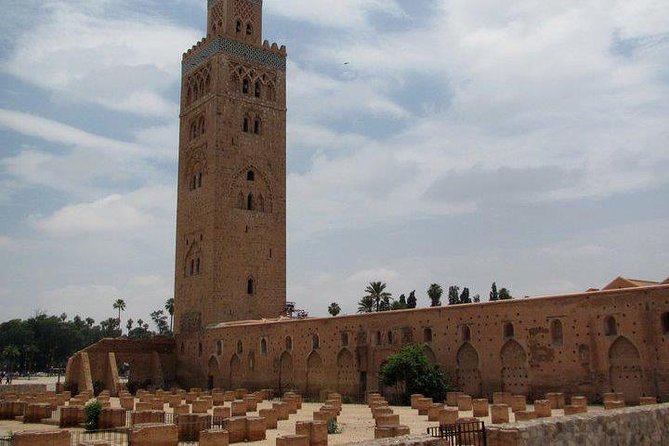 1 Day Trip to Marrakech From Agadir With Group Including Guide - Guide Expertise
