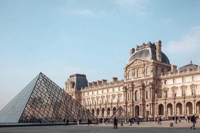 1 Hour River Cruise With Optional Louvre Museum Ticket in Paris - Details of the River Cruise