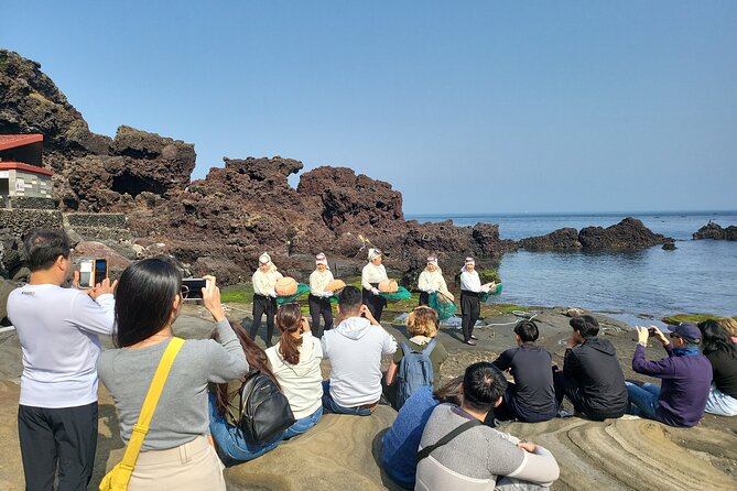 2 Day Private Pictures of Nature Tour in Jeju Island - Traveler Photos Access