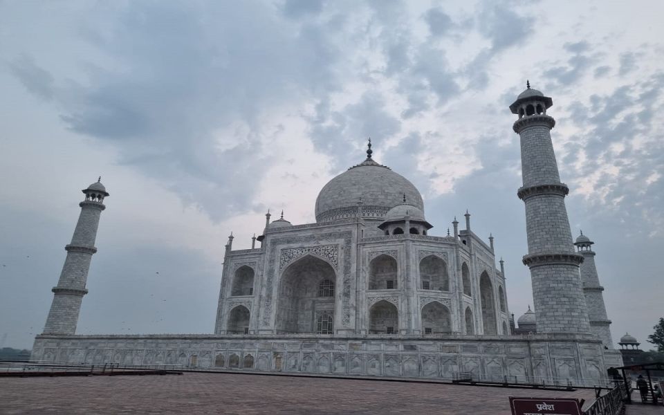 2 Days Delhi and Agra Tour by Car With an Approved Guide - Experience Highlights