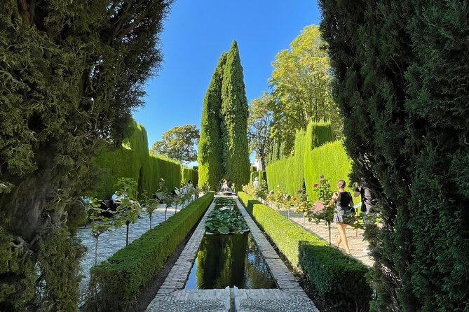 2-Hour Guided Tour of Alhambra Gardens and Alcazaba in Granada - Additional Information and Pricing