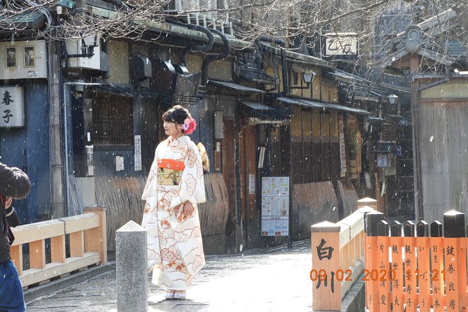 2 Hour Walking Historic Gion Tour in Kyoto Geisha Spotting Area - Cancellation Policy
