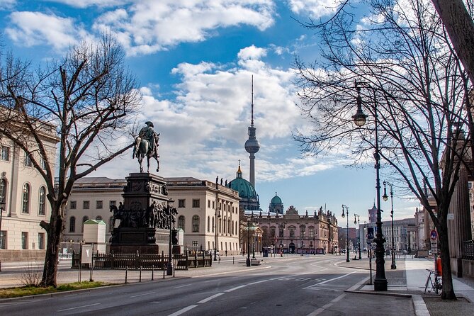 2 Hour Walking Tour in Berlin - Tour Duration and End Point