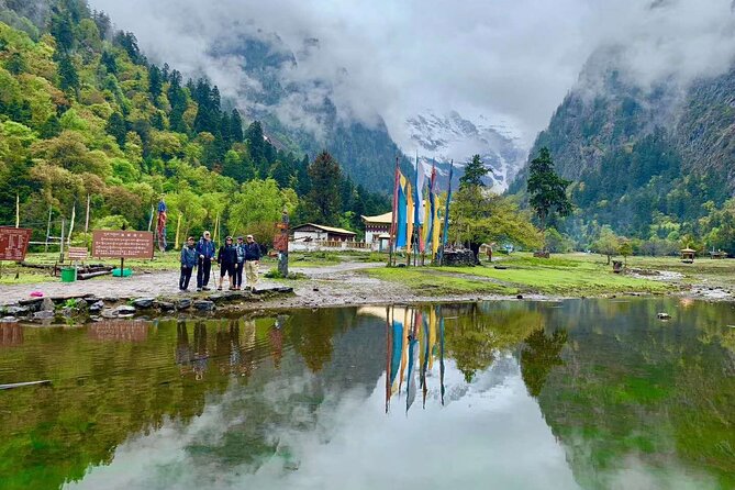 4 Days Yubeng Trekking Tour - Accommodation and Meals