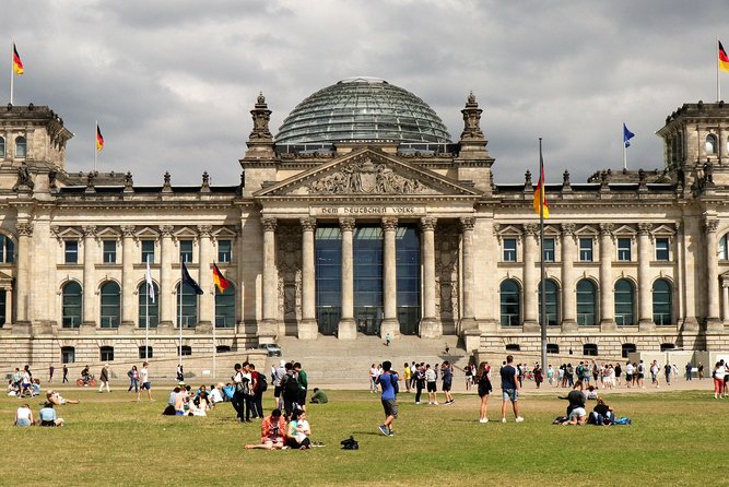 5hours: Guide, Chauffeur & Photographer in Berlin Private Tour - Traveler Experiences