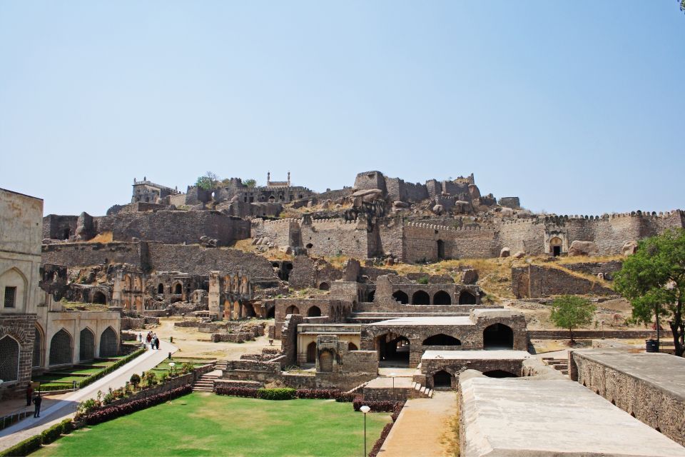 6-Hours Golconda Fort & Qutub Shahi Tombs Tour With Transfer - Qutub Shahi Tombs Highlights