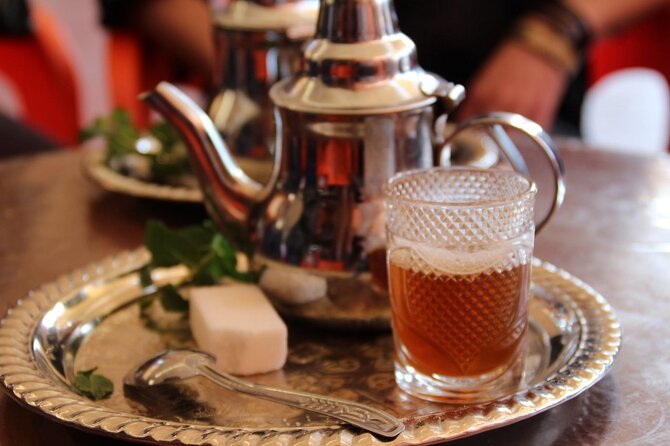 A True Evening Hookah (Shisha) Lounging Experience in Casablanca - Food and Beverage Offerings